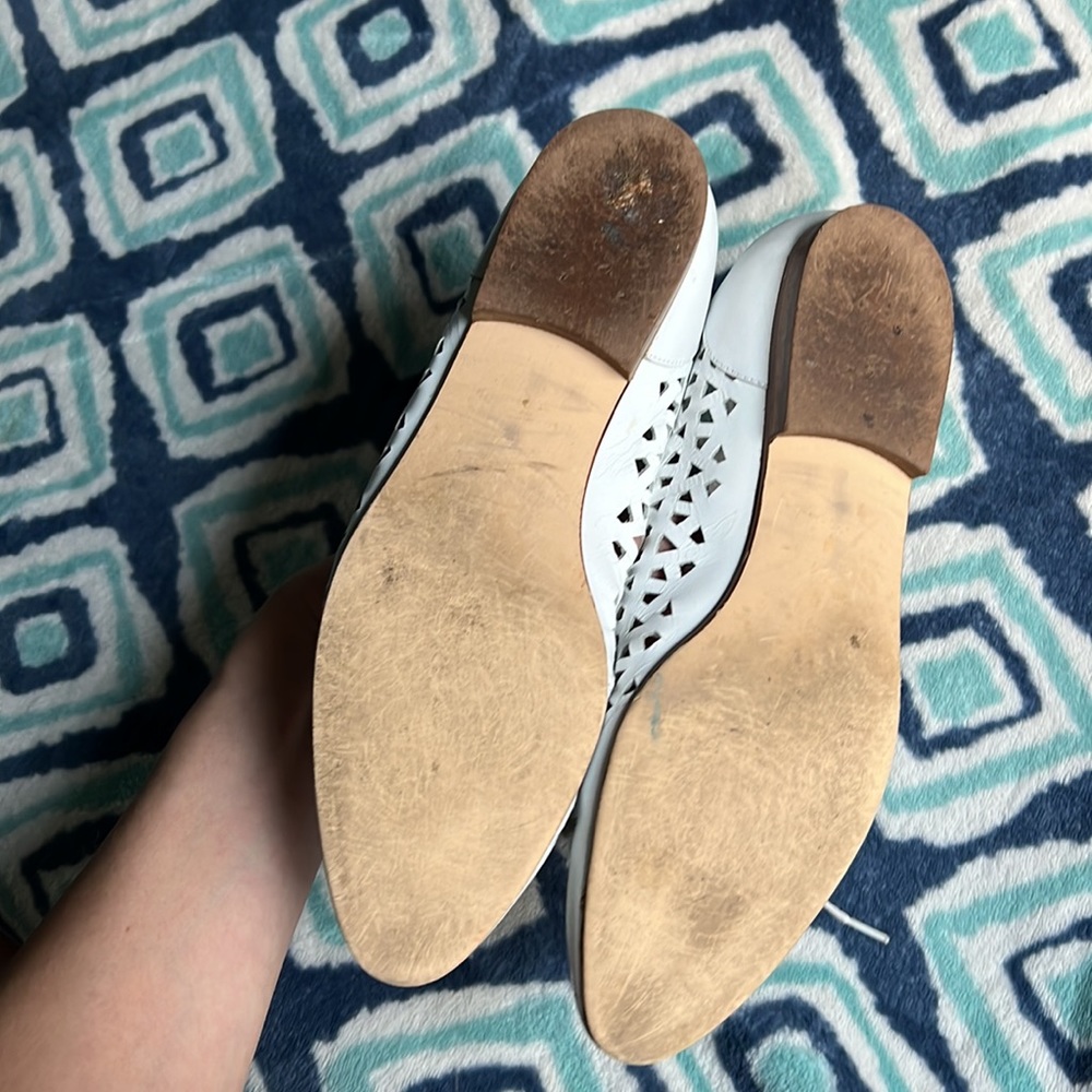 Bandolino White Flats - Picture 2 of 7